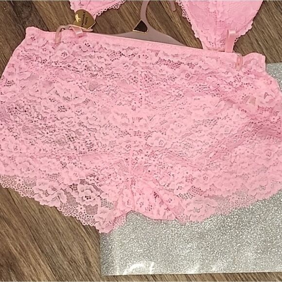 Juicy Couture Lace Bralette & Shortie Set - Picture 5 of 6